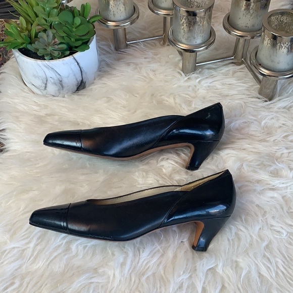 EVAN Picone Black Patent Feather Construction Pointed toe Pump Size 10 - Picture 2 of 15